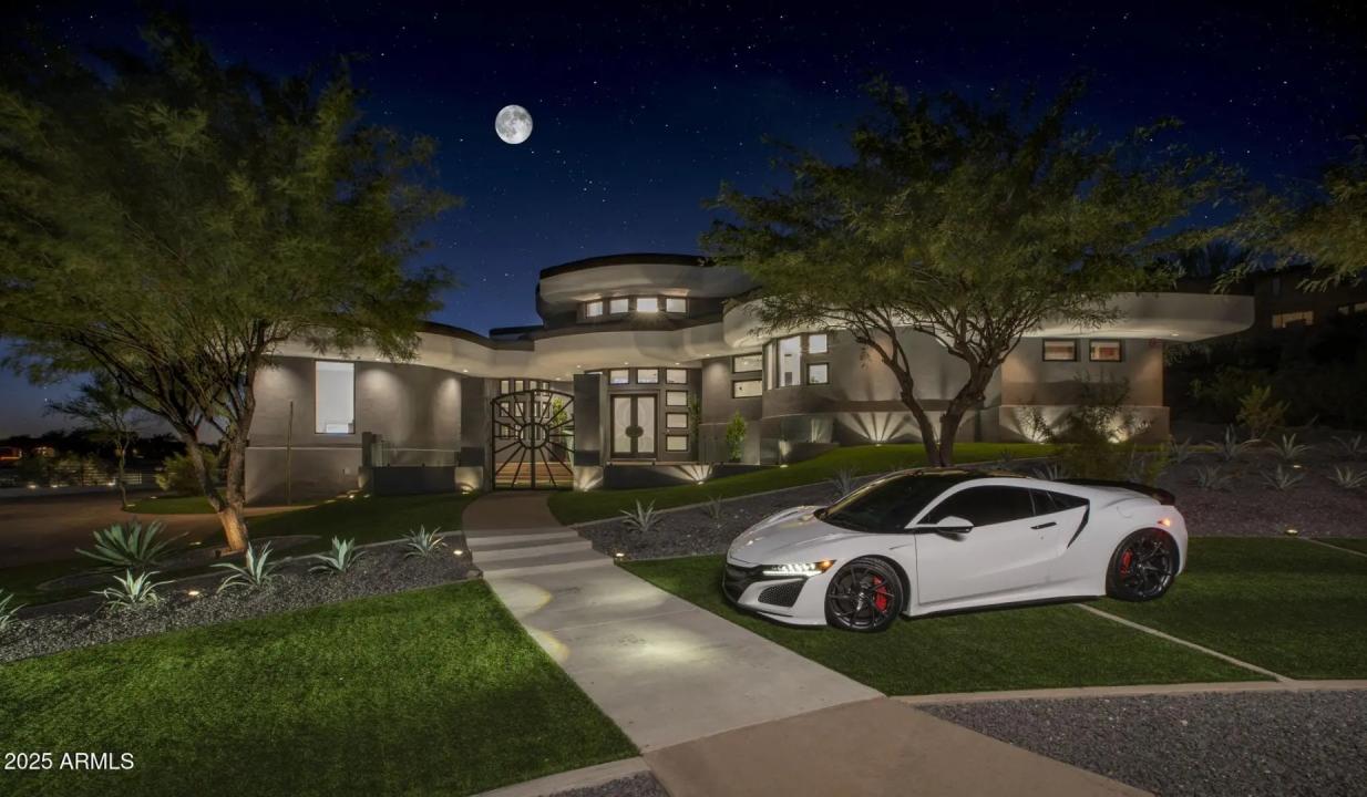 3282 E PALO VERDE Drive Paradise Valley AZ 85253