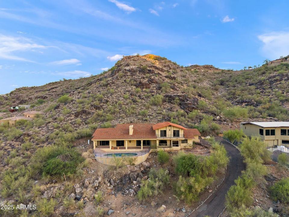 6349 E HUMMINGBIRD Lane Paradise Valley AZ 85253