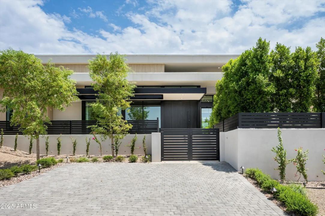 6535 N 40TH Place Paradise Valley AZ 85253