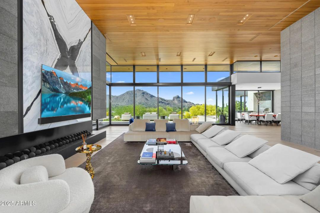 Real Estate Picture 10