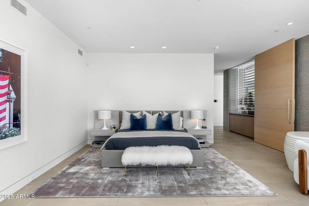 Real Estate Picture 50