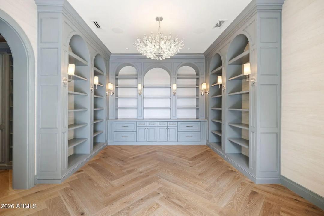 Real Estate Picture 15