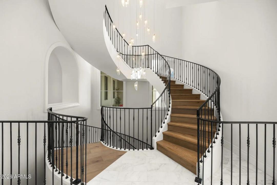 Real Estate Picture 22