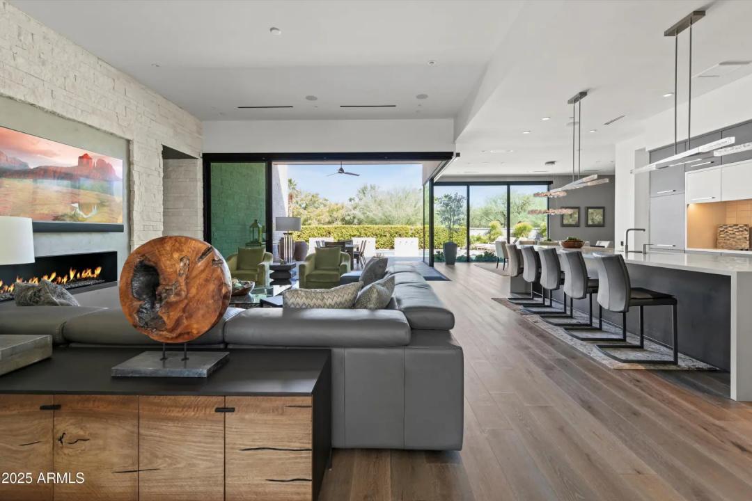 6838 E JOSHUA TREE Lane Paradise Valley AZ 85253