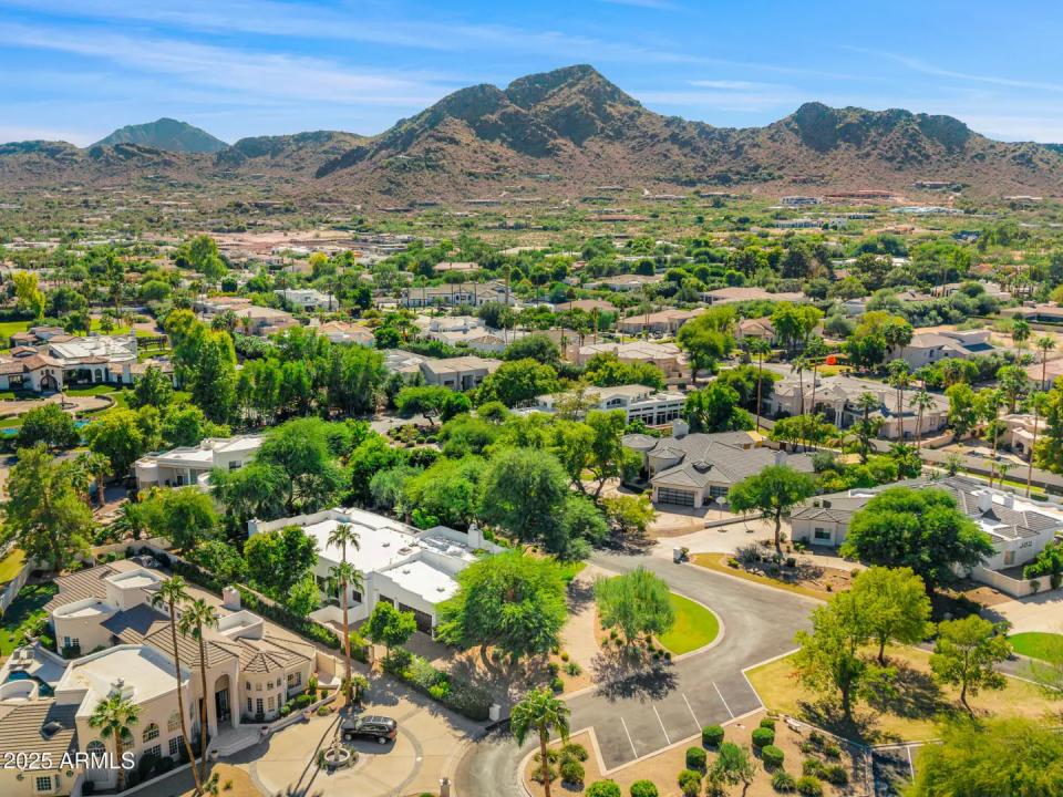 8487 N CANTA BELLO Paradise Valley AZ 85253
