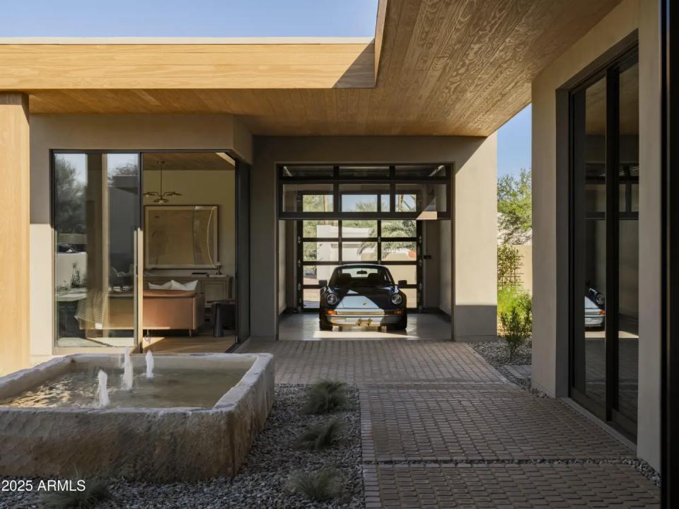 Real Estate Picture 4