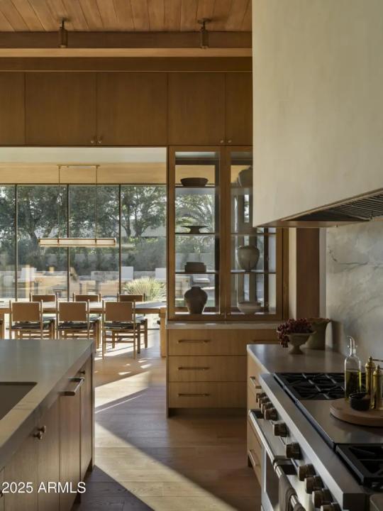 Real Estate Picture 16