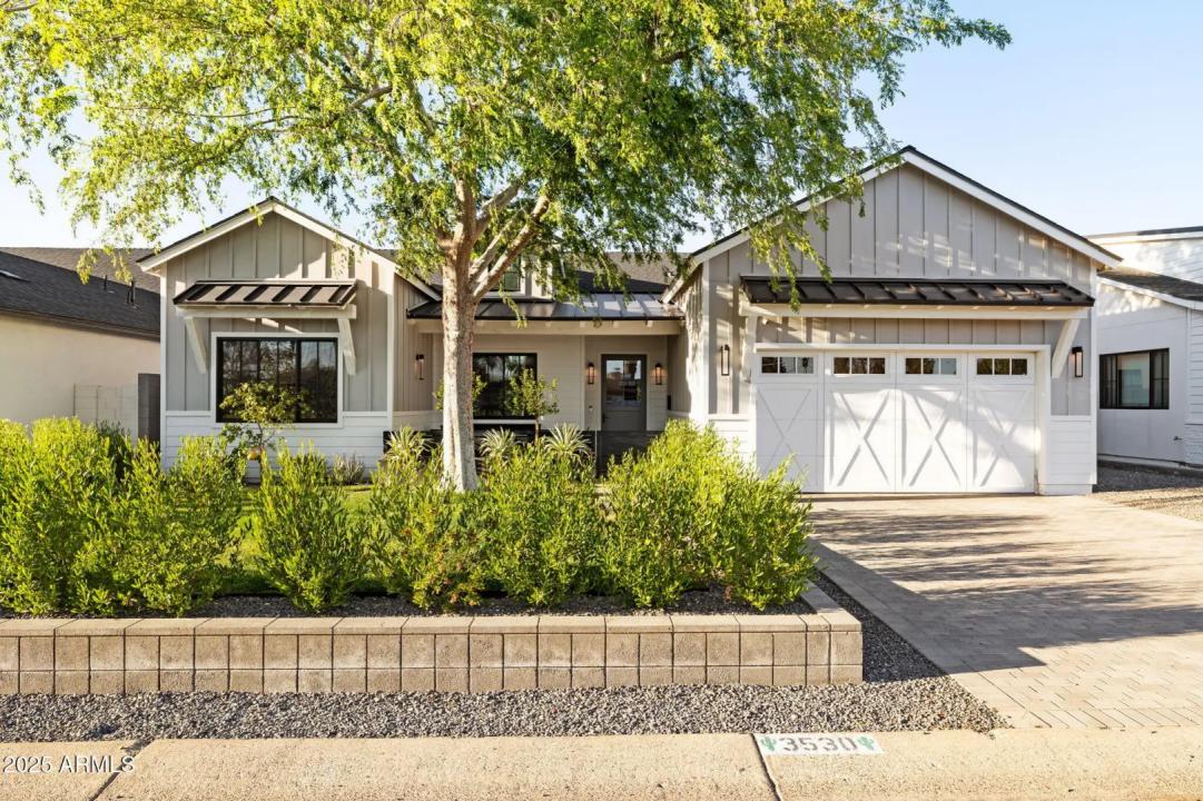 3530 E GLENROSA Avenue Phoenix AZ 85018