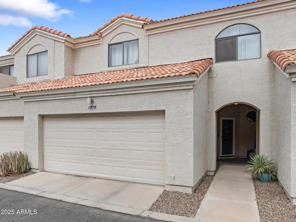 1070 E SUNBURST Lane Tempe AZ 85284