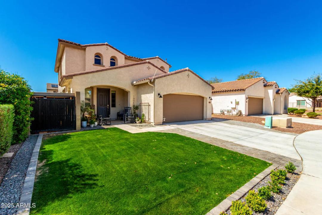 10043 W FOOTHILL Drive Peoria AZ 85383