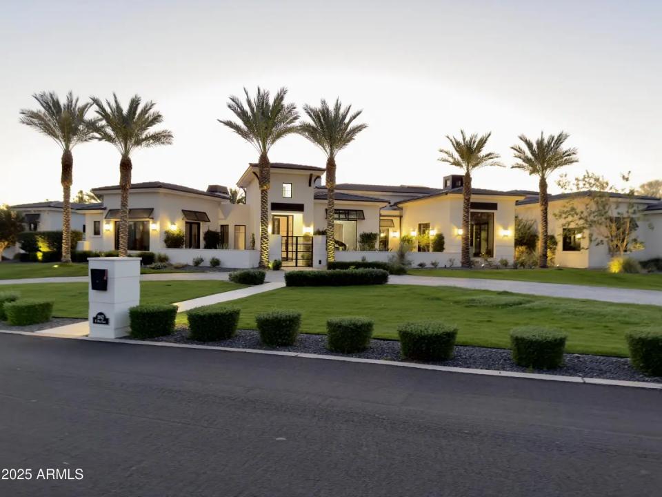 5842 N 38TH Place Paradise Valley AZ 85253