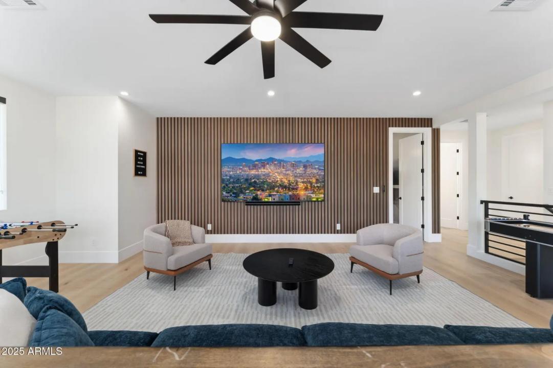 4546 E CAMPBELL Avenue Phoenix AZ 85018