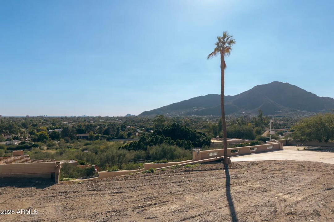 6418 E JOSHUA TREE Lane 2 Paradise Valley AZ 85253