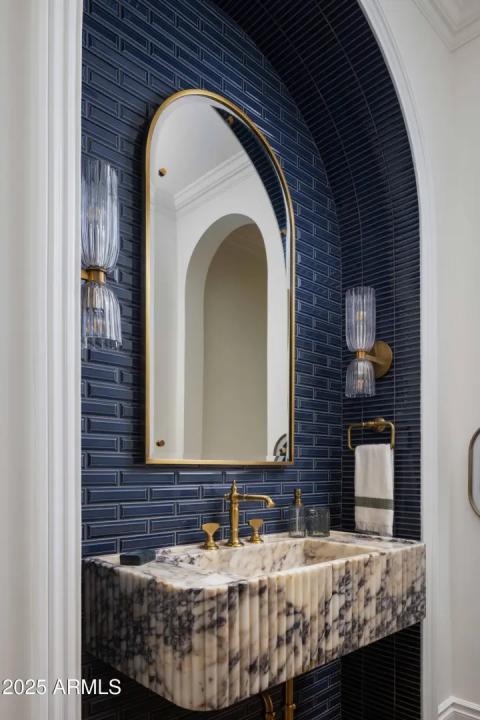 Real Estate Picture 9