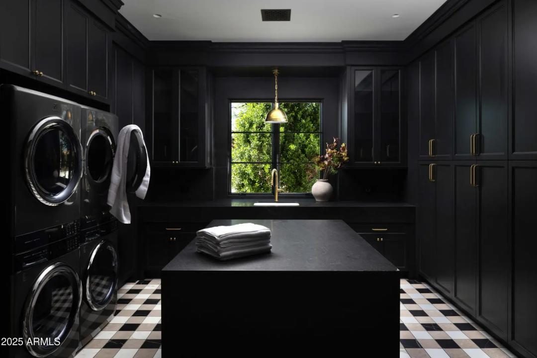 Real Estate Picture 19