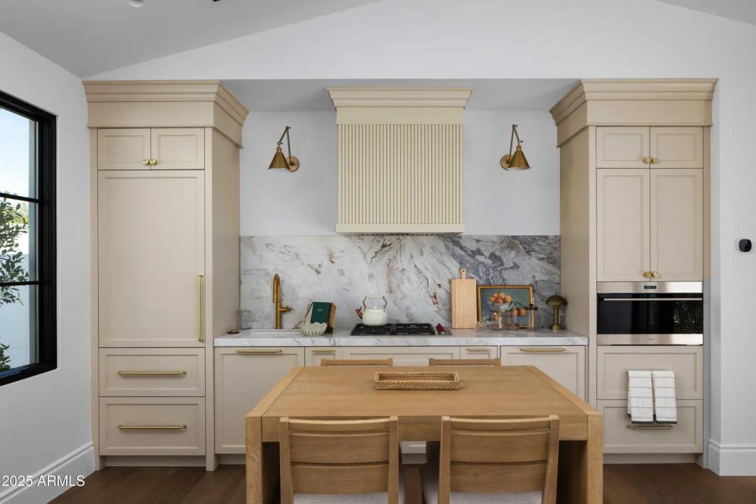 Real Estate Picture 22