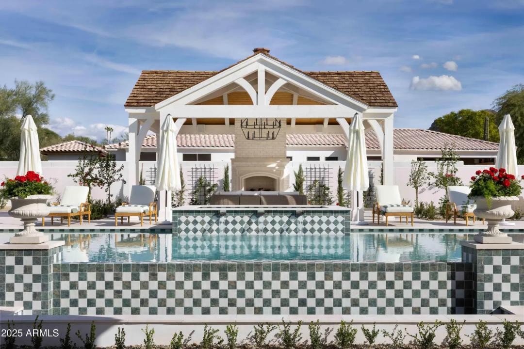 Real Estate Picture 23