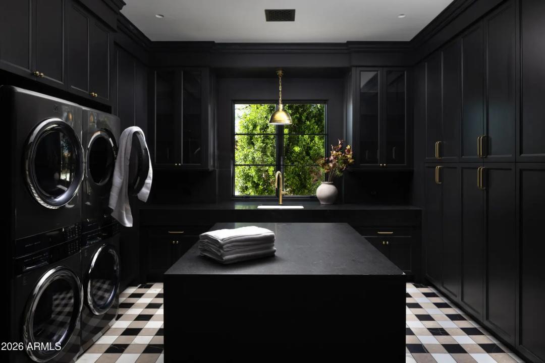 Real Estate Picture 19