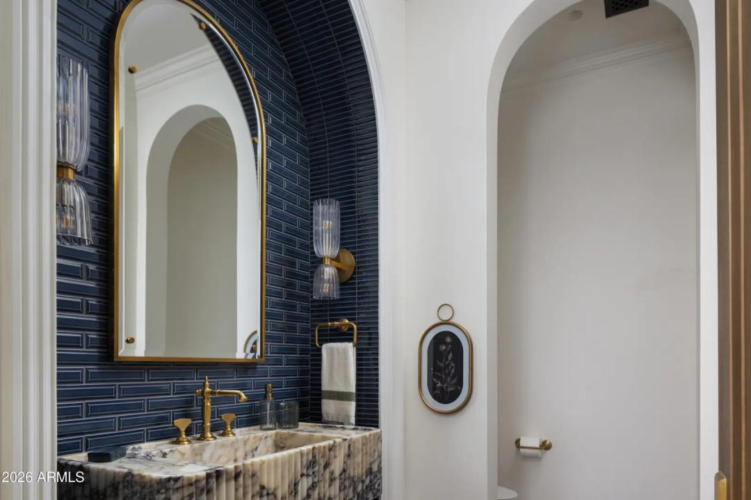 Real Estate Picture 9
