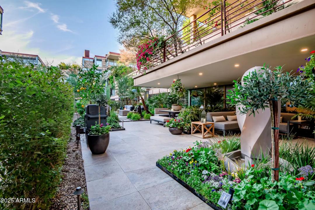 7167 E RANCHO VISTA Drive 3002 Scottsdale AZ 85251