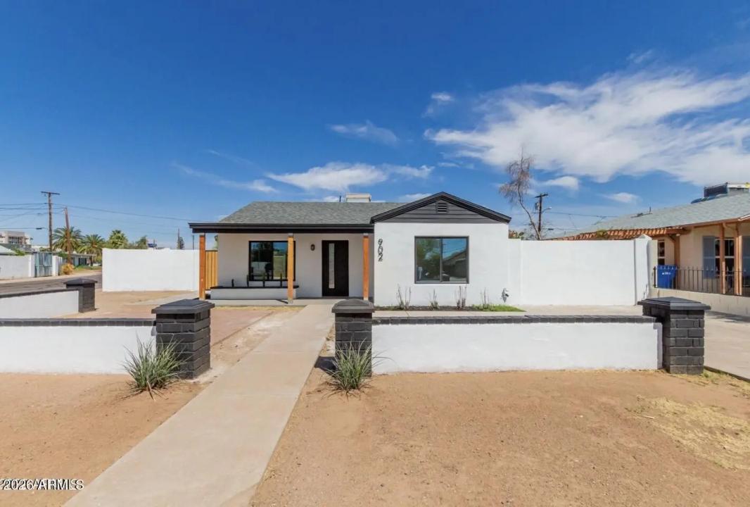 902 E FAIRMOUNT Avenue Phoenix AZ 85014