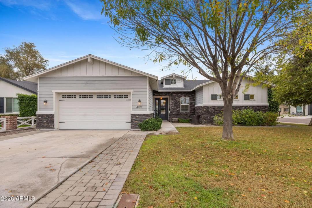 4201 E CHEERY LYNN Road Phoenix AZ 85018