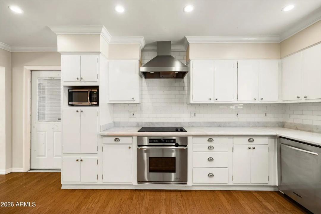 3421 E CAMELBACK Road Phoenix AZ 85018