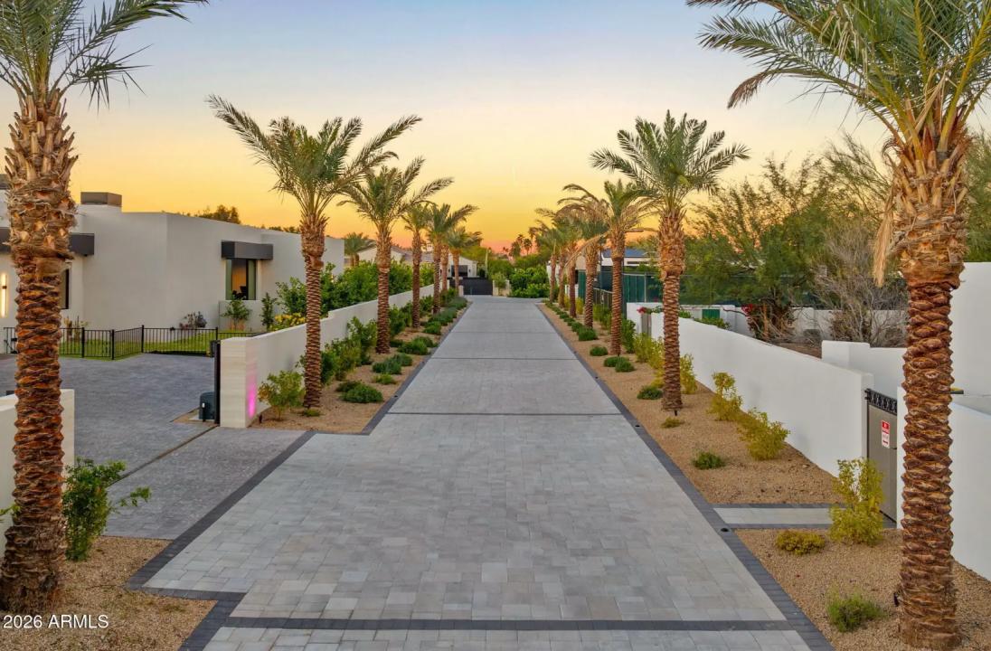 Real Estate Picture 7