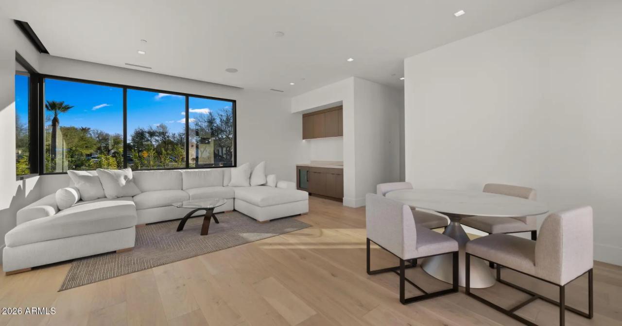 Real Estate Picture 98