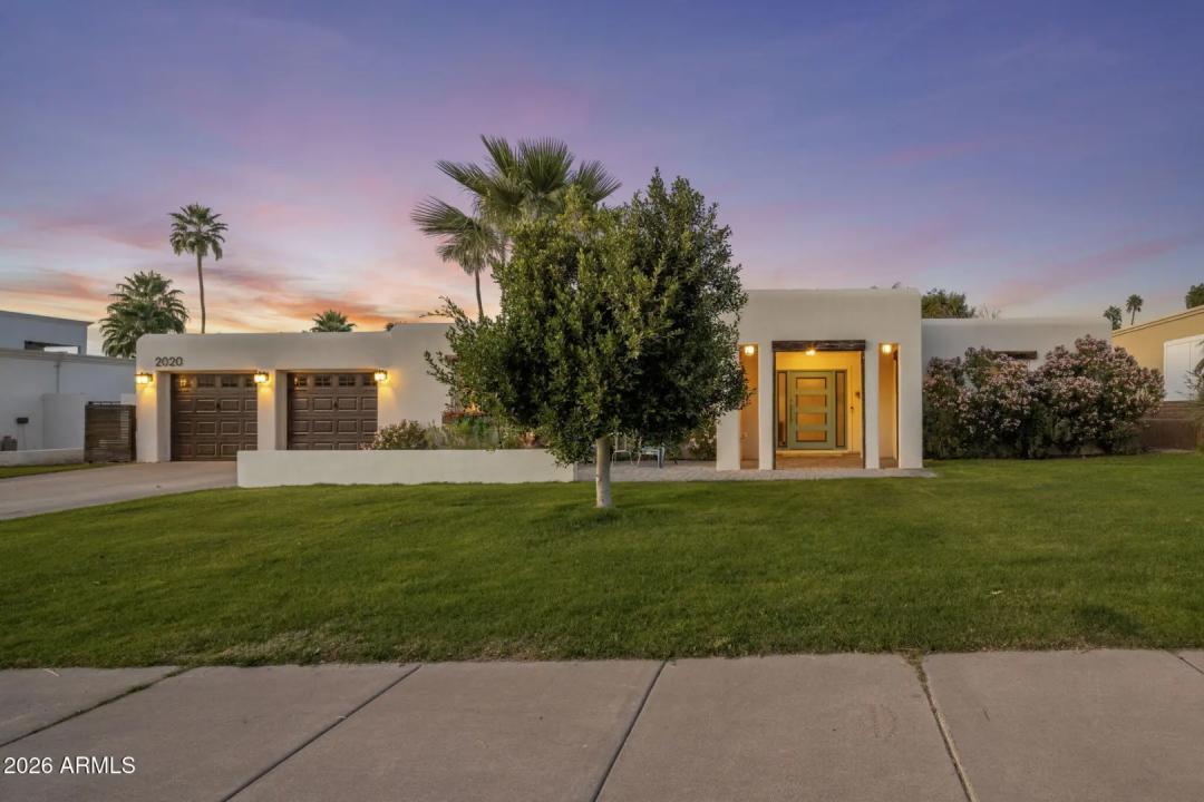 2020 E STATE Avenue Phoenix AZ 85020