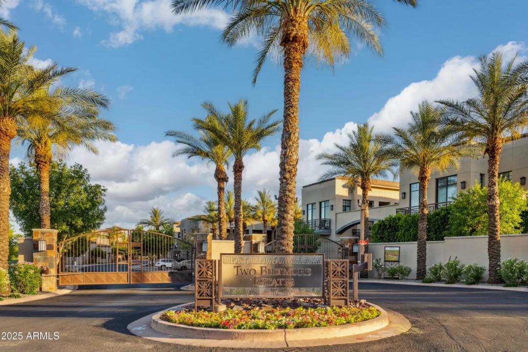 2 BILTMORE Estate 309 Phoenix AZ 85016