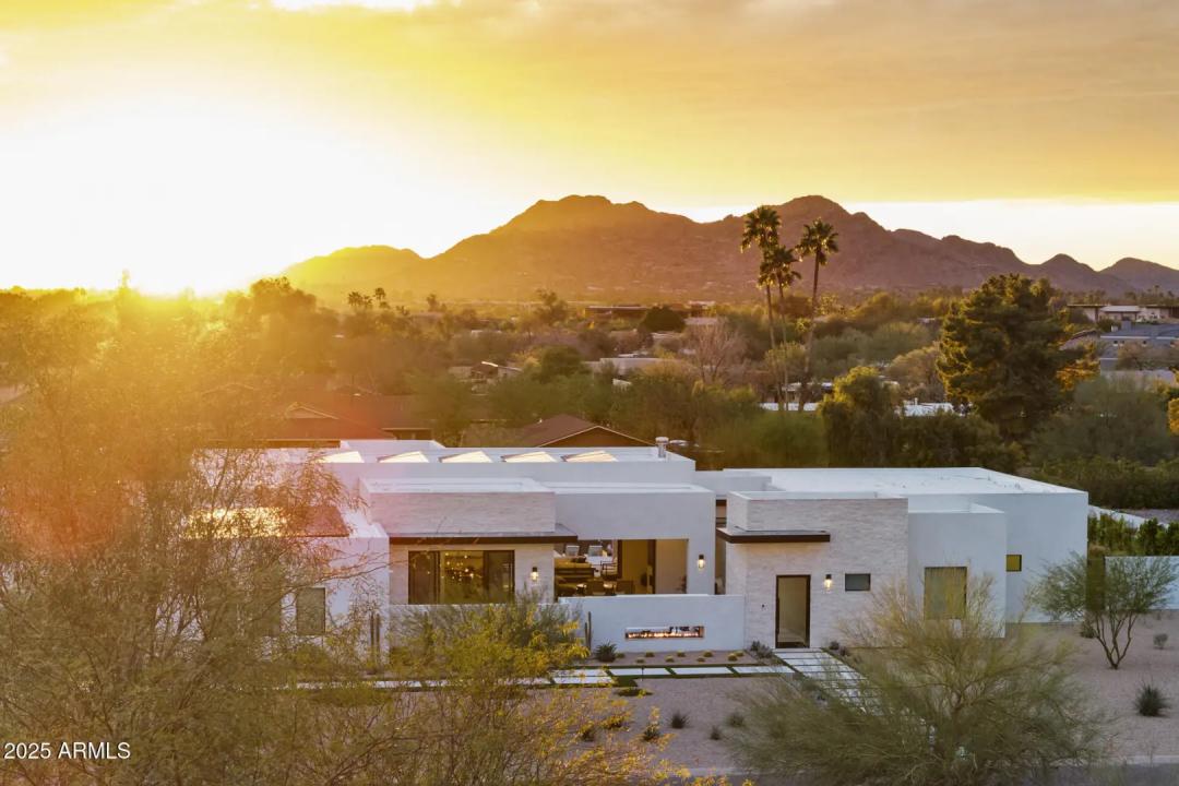 8520 E CACTUS WREN Road Scottsdale AZ 85250