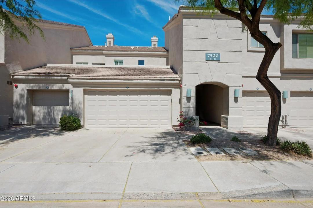 7520 E EARLL Drive 44 Scottsdale AZ 85251