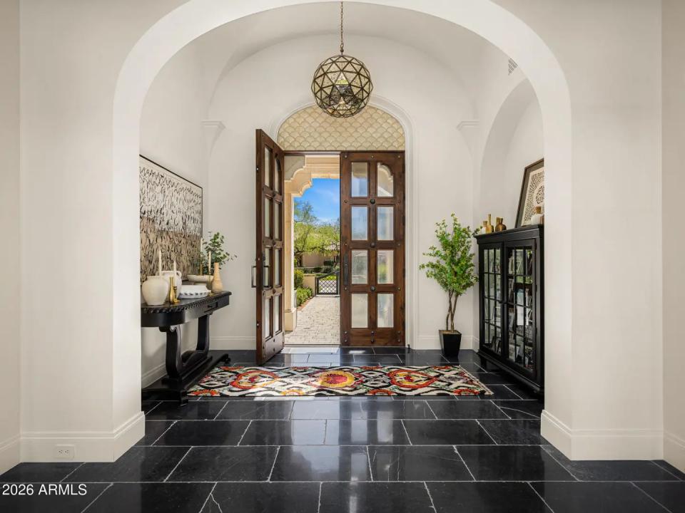 Real Estate Picture 3