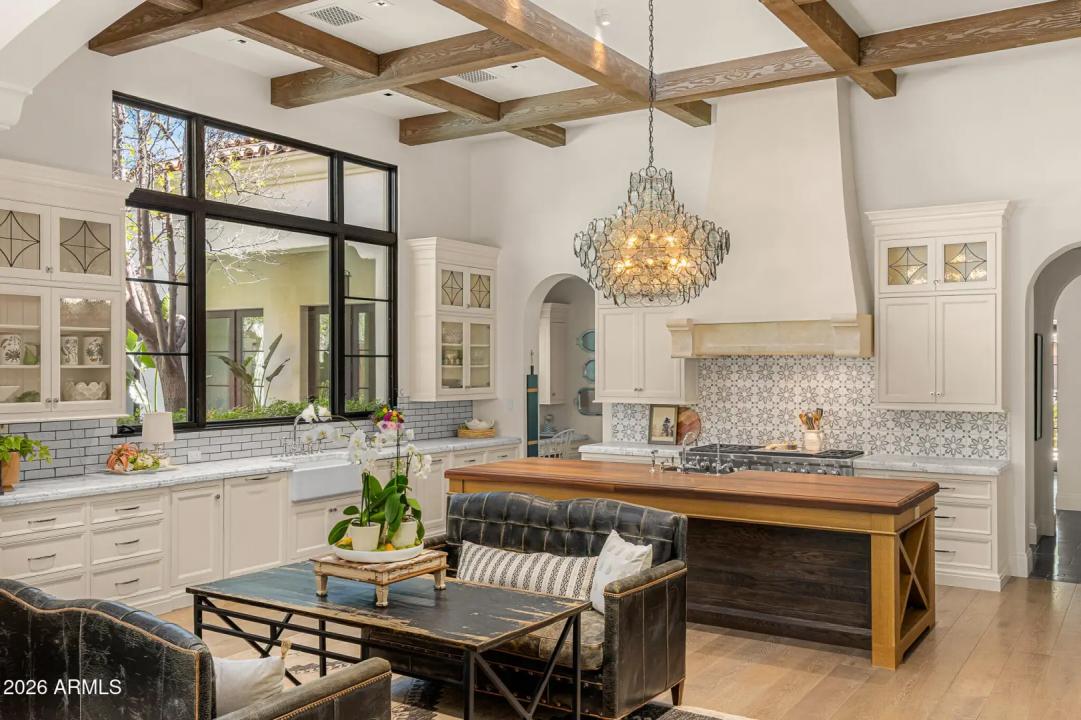 Real Estate Picture 7