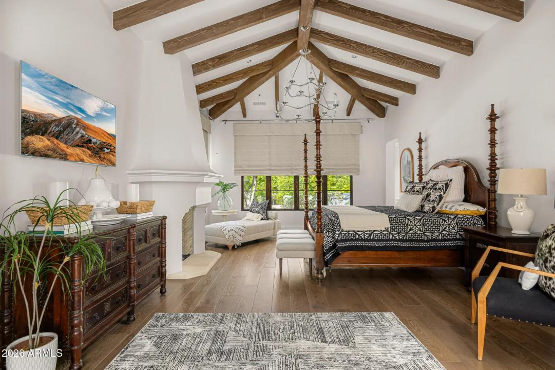 Real Estate Picture 13