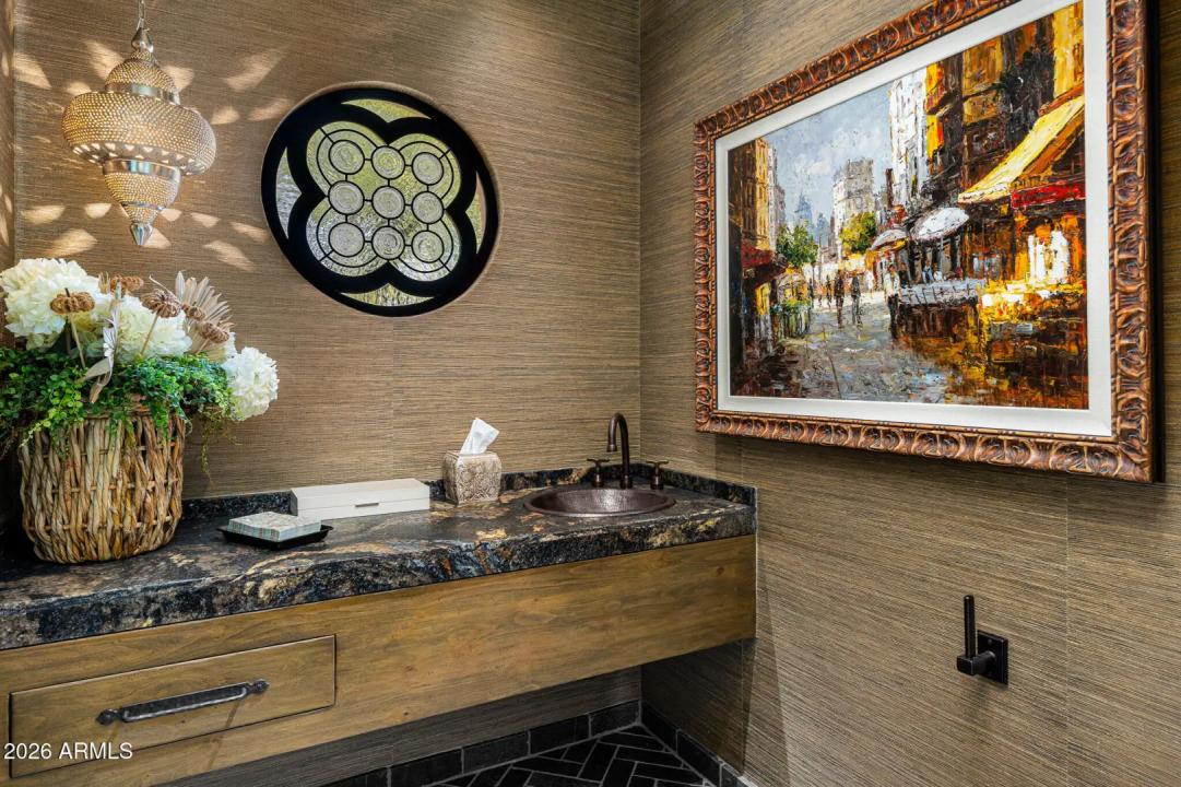 Real Estate Picture 17