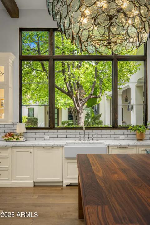 Real Estate Picture 6