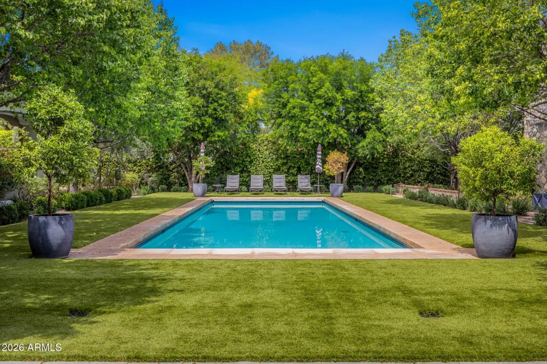 Real Estate Picture 23