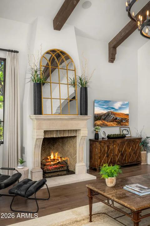 Real Estate Picture 8