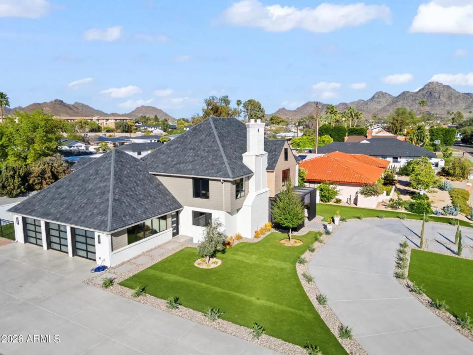 910 E KALER Drive Phoenix AZ 85020