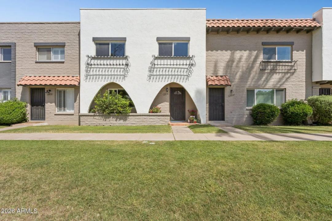 2818 E CLARENDON Avenue Phoenix AZ 85016