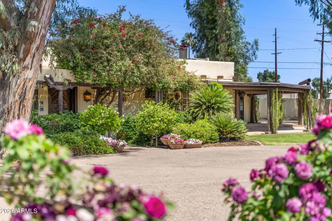 4040 E ELM Street Phoenix AZ 85018