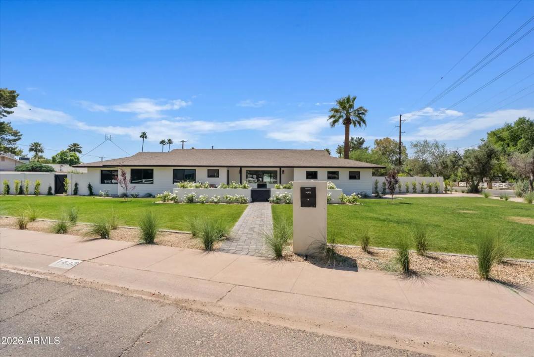 1413 W FRIER Drive Phoenix AZ 85021