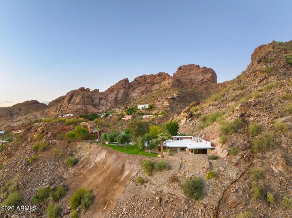 Real Estate Picture 5