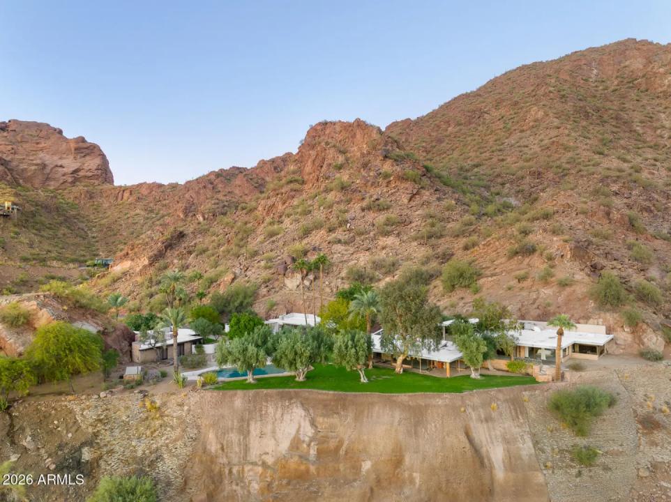 Real Estate Picture 6