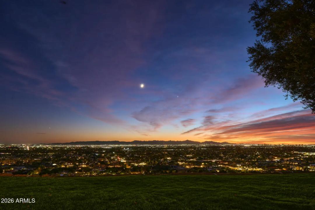 Real Estate Picture 22