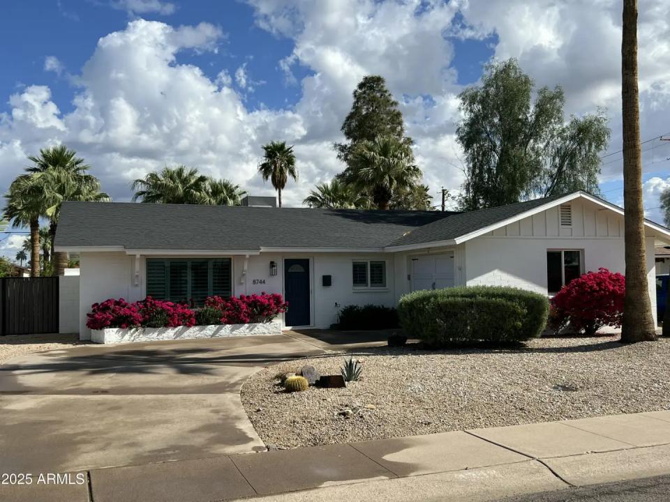 8744 E ROSE Lane Scottsdale AZ 85250