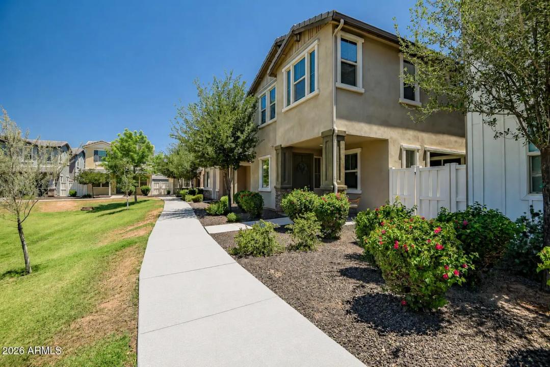 2252 S BASMATH Lane Gilbert AZ 85295