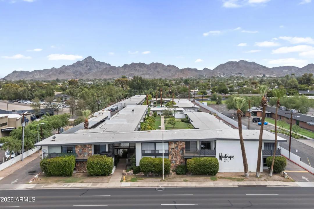 3242 E CAMELBACK Road 204 Phoenix AZ 85018